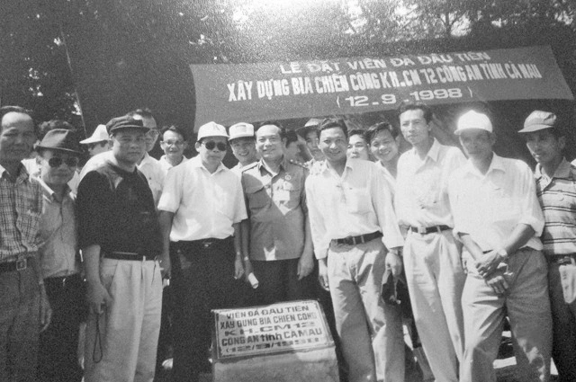 CM-12 Phía sau kế hoạch phản gián